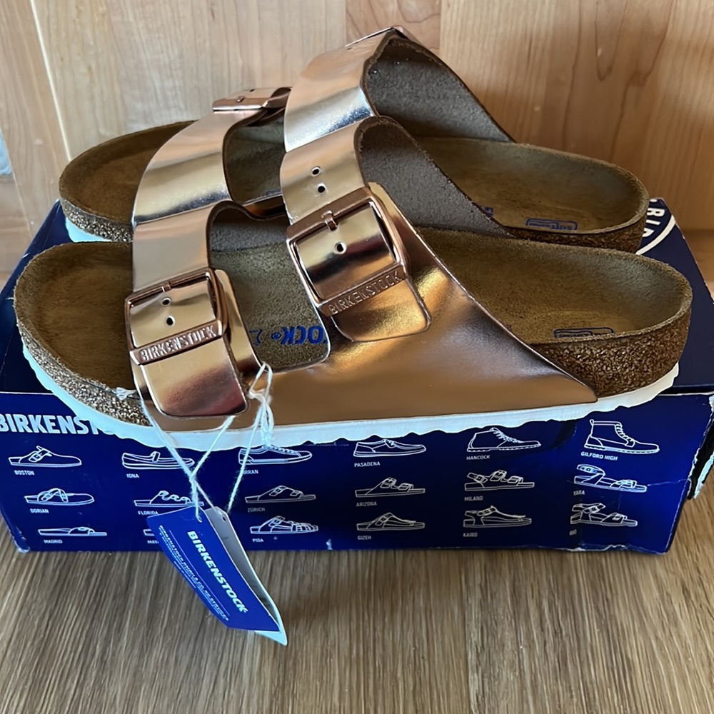 NIB Birkenstock Arizona, Metallic Copper,Size 39